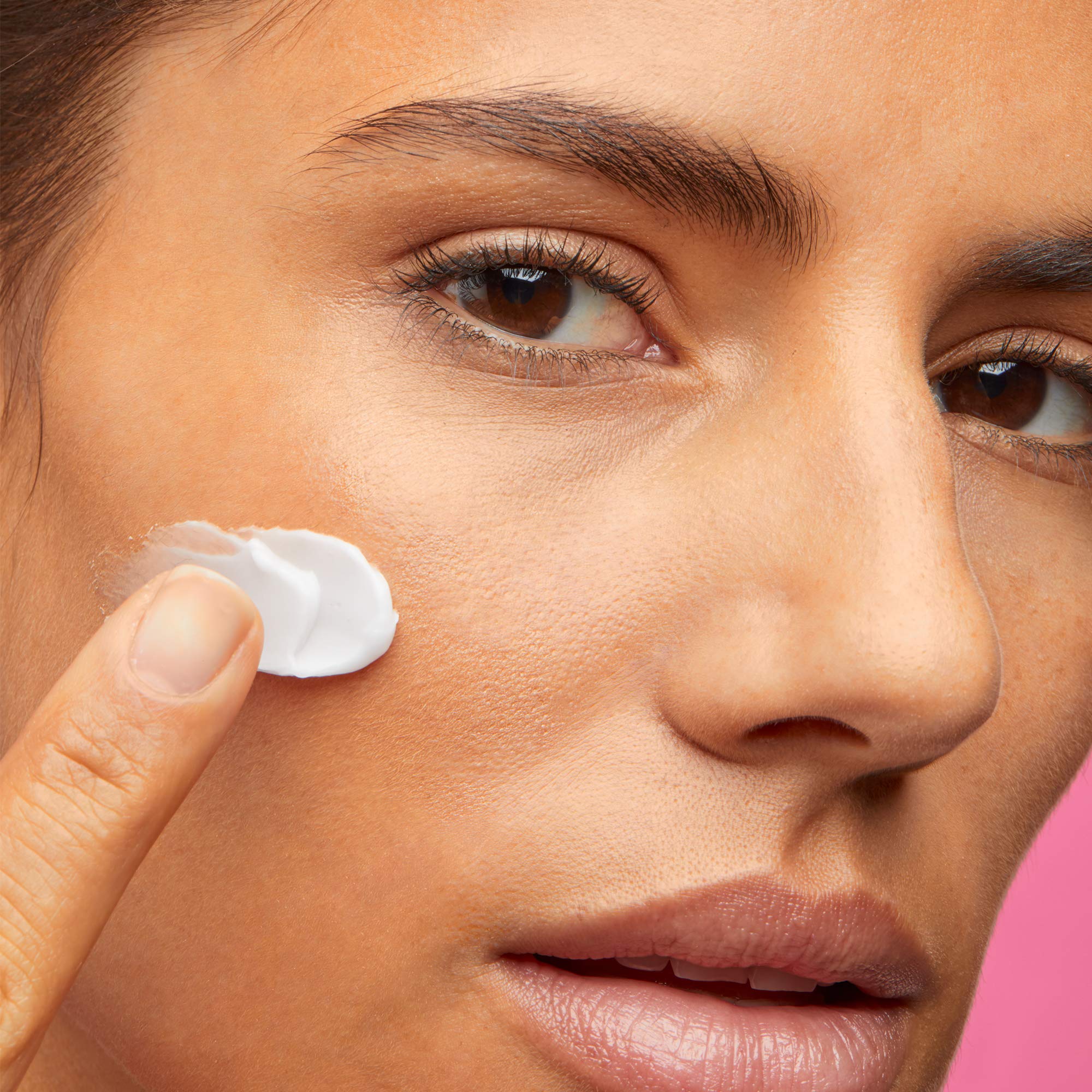 Nivea Soft Refreshingly Soft Moisturizing Cream, Body Moisturizer For Face, Body And Hands, Enriched With Jojoba Oil And Vitamin