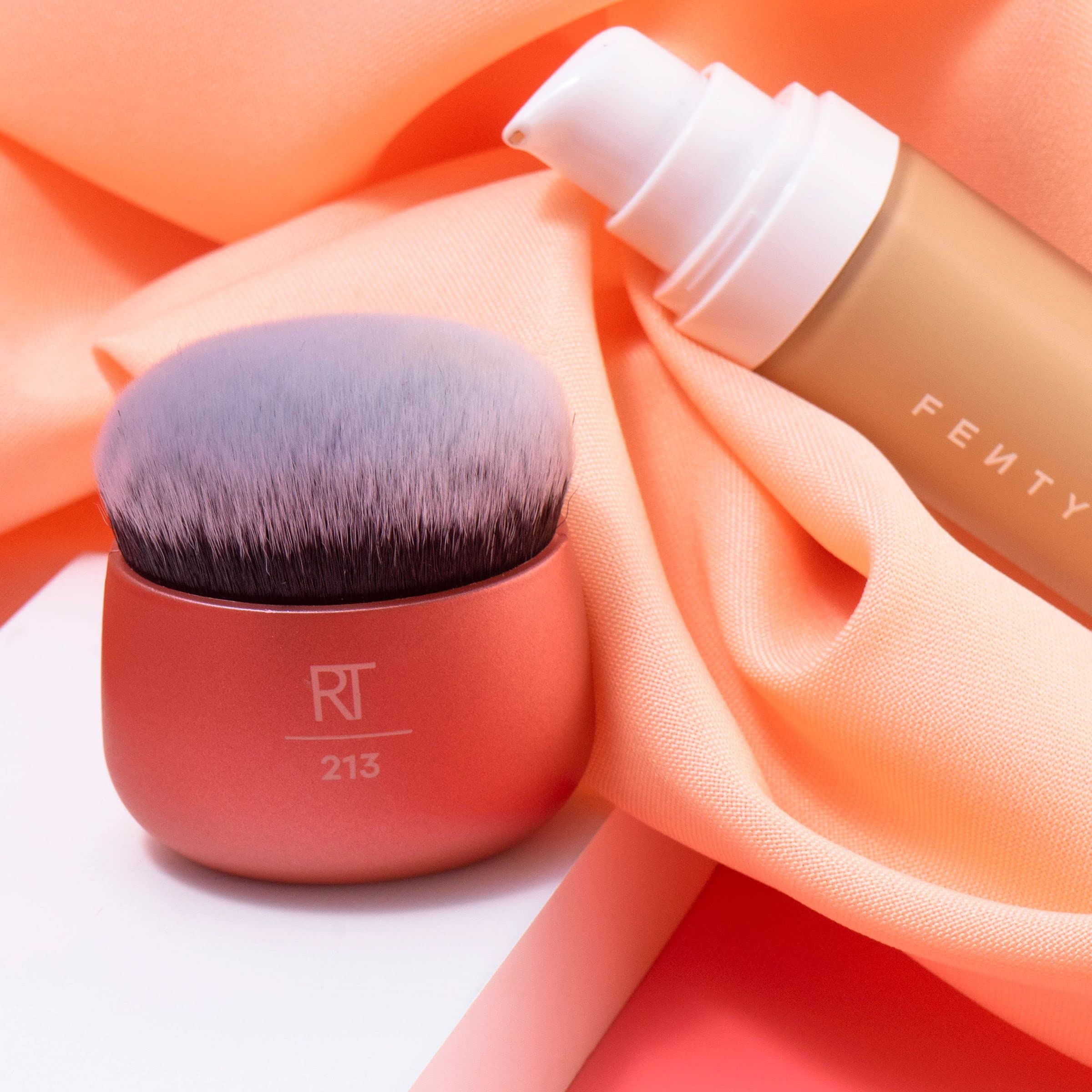 Real Techniques Foundation Makeup Blender, Kabuki Brush For Face Or Body Makeup, Works With Liquid Or Cream Foundation, No Handl