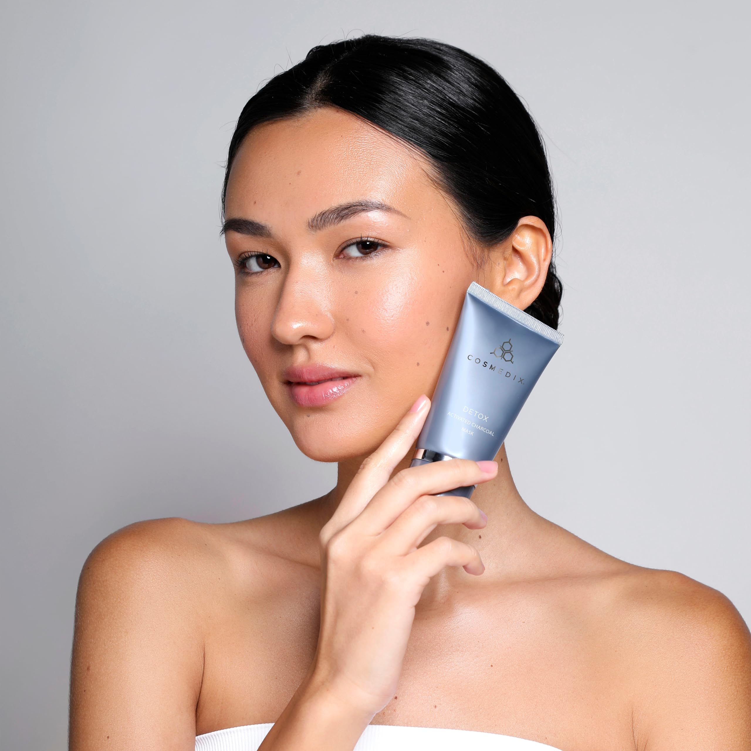 COSMEDIX Detox Activated Charcoal Mask, Helps Draw Out Oil & Dirt, Helps Smooth Skin's Texture, Charcoal & Kaolin Clay, Cruelty