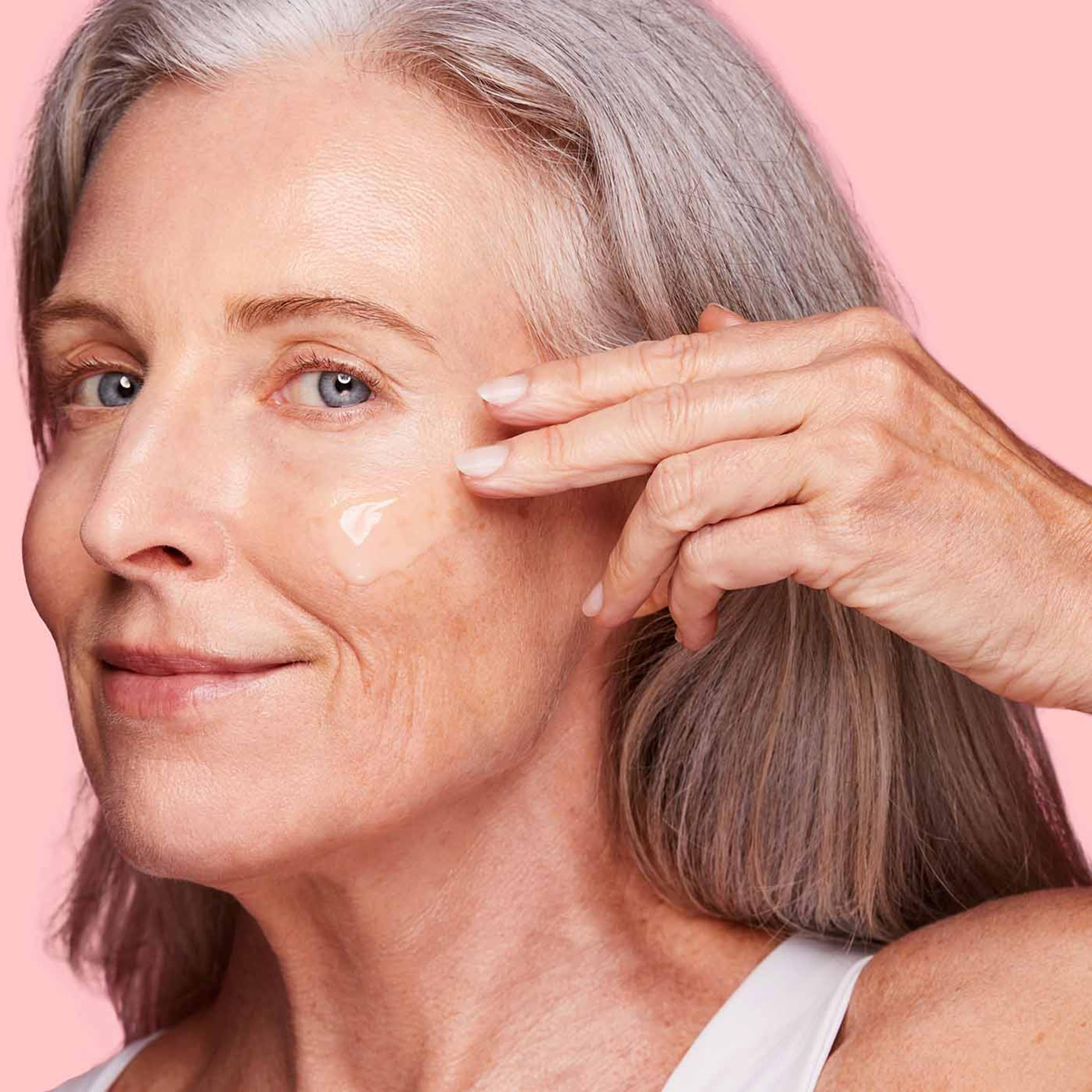 Clarins Super Restorative Remodelling Anti-Aging Serum For Mature Skin Weakened By Hormonal Changes  Replenishes,Illuminates And