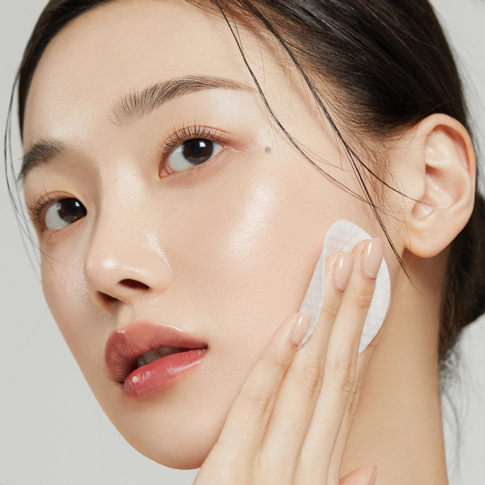 Medicube Zero Pore Pads Mild 2.0 (70 Pads) - Gentle Calming Toner Pads For Exfoliation, Minimizing Pores, And Blackhead Removal