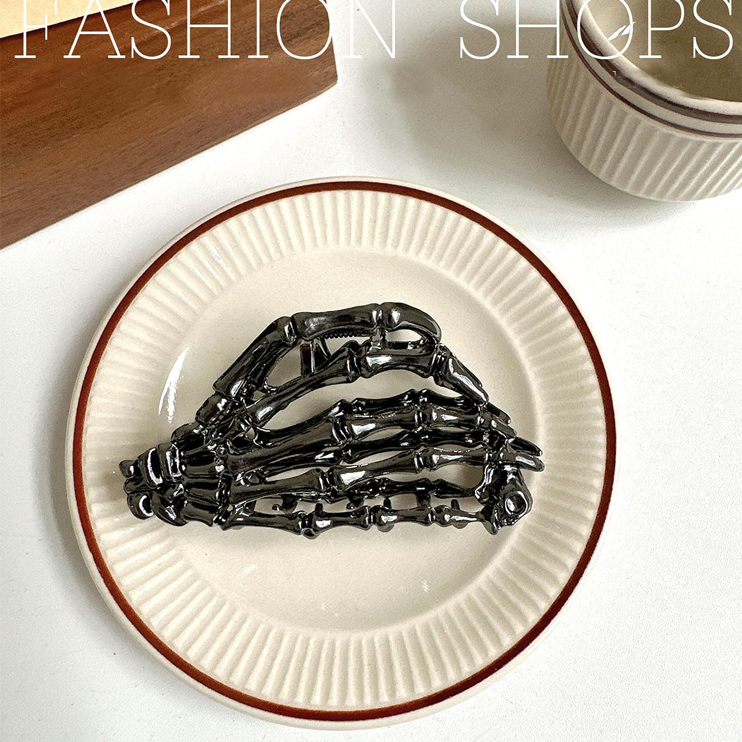 Skeleton Hand Metal Hair Claw Clips Alloy Hair Claw Clips, 1Pcs Gunmetal Hand Skull Metal Hair Clip for Thin Hair Punk & Y2K-Sty