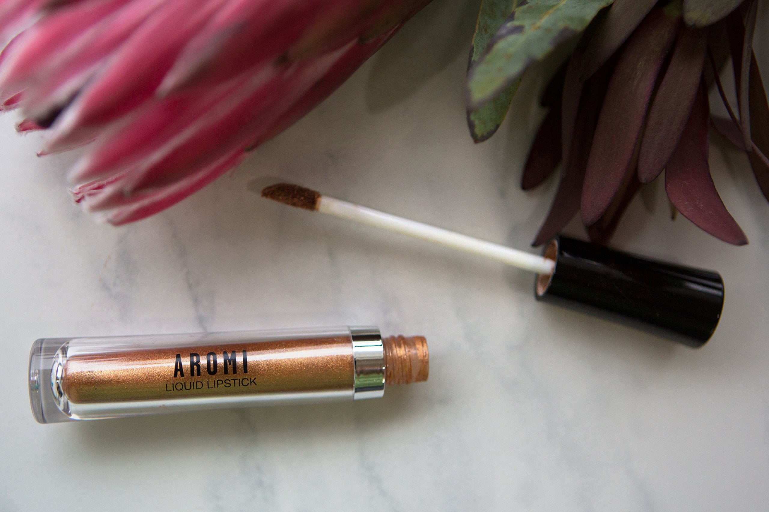 Aromi Gold Digger Metallic Liquid Lipstick, Bronze Yellow Lip Color With Shimmery Finish, Long-Lasting Makeup, Handmade (Gold Di