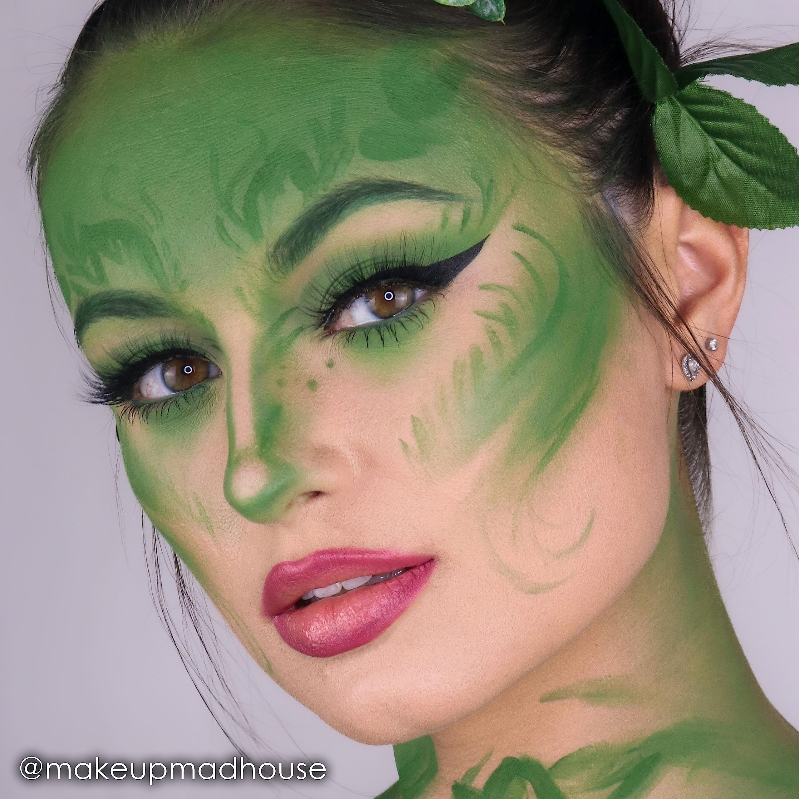 Mehron Makeup StarBlend Cake Makeup | Wet/Dry Pressed Powder Face Makeup | Powder Foundation | Green Face Paint & Body Paint 2 o