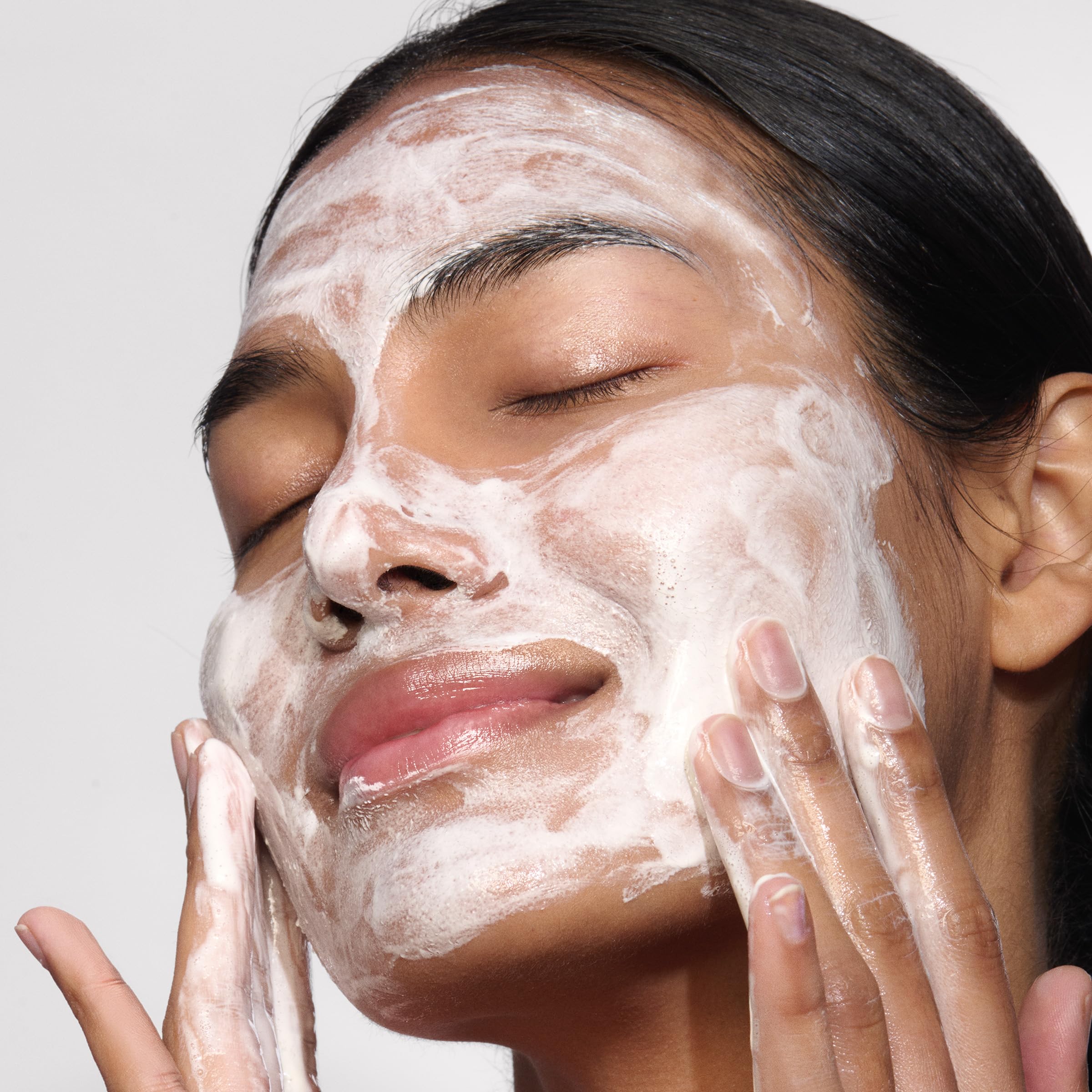 Clarins NEW Hydrating Gentle Foaming Face Cleanser | Cleanses, Soothes, and Softens | Contains Aloe Vera to Boost Hydration | So