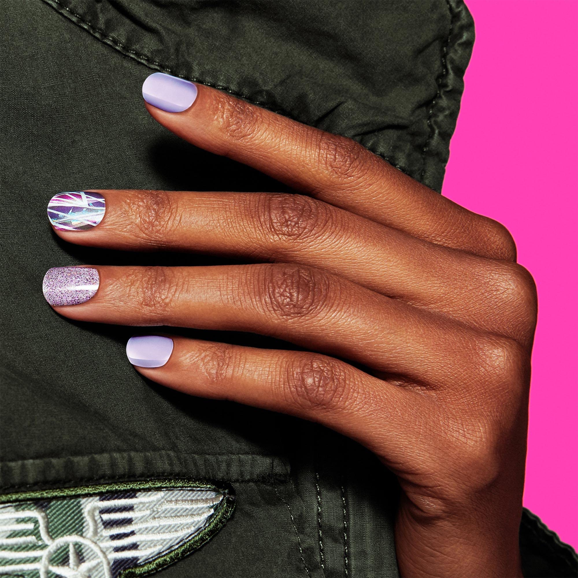 Dashing Diva Gloss Nail Strips - Gleam Queen | Uv Free, Chip Resistant, Long Lasting Gel Nail Stickers | Contains 32 Nail Wraps,