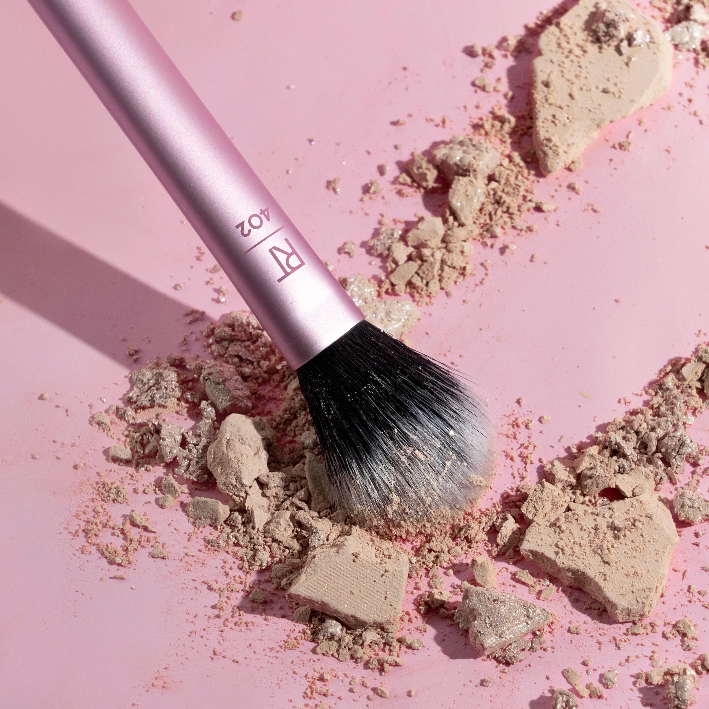 Real Techniques Makeup Setting Brush, For Setting Powder, Loose Powder, & Pressed Powder, 402 Face Makeup Brush, Sheer Coverage