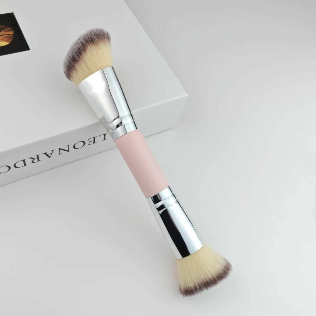 Facial Makeup Brush, a Portable Dual-Head Multi-Functional Makeup Brush, Foundation Brush, Contour Brush, Loose Powder Brush, Blush Brush, All-In-One Makeup Brush, Suitable for Both Men and Women