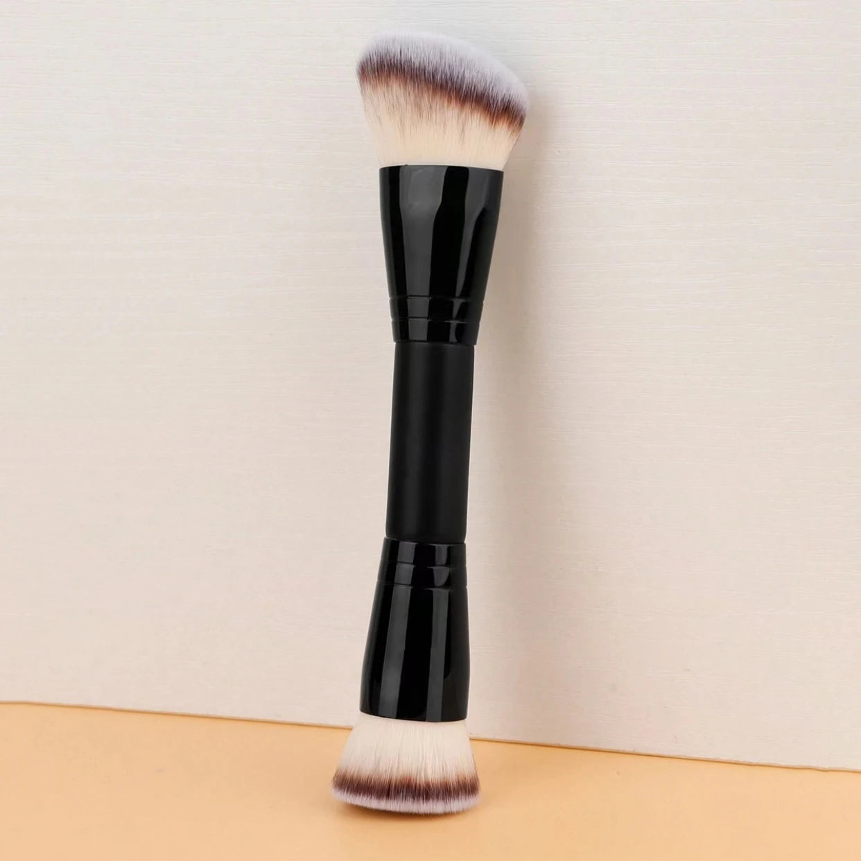 Facial Makeup Brush, a Portable Dual-Head Multi-Functional Makeup Brush, Foundation Brush, Contour Brush, Loose Powder Brush, Blush Brush, All-In-One Makeup Brush, Suitable for Both Men and Women