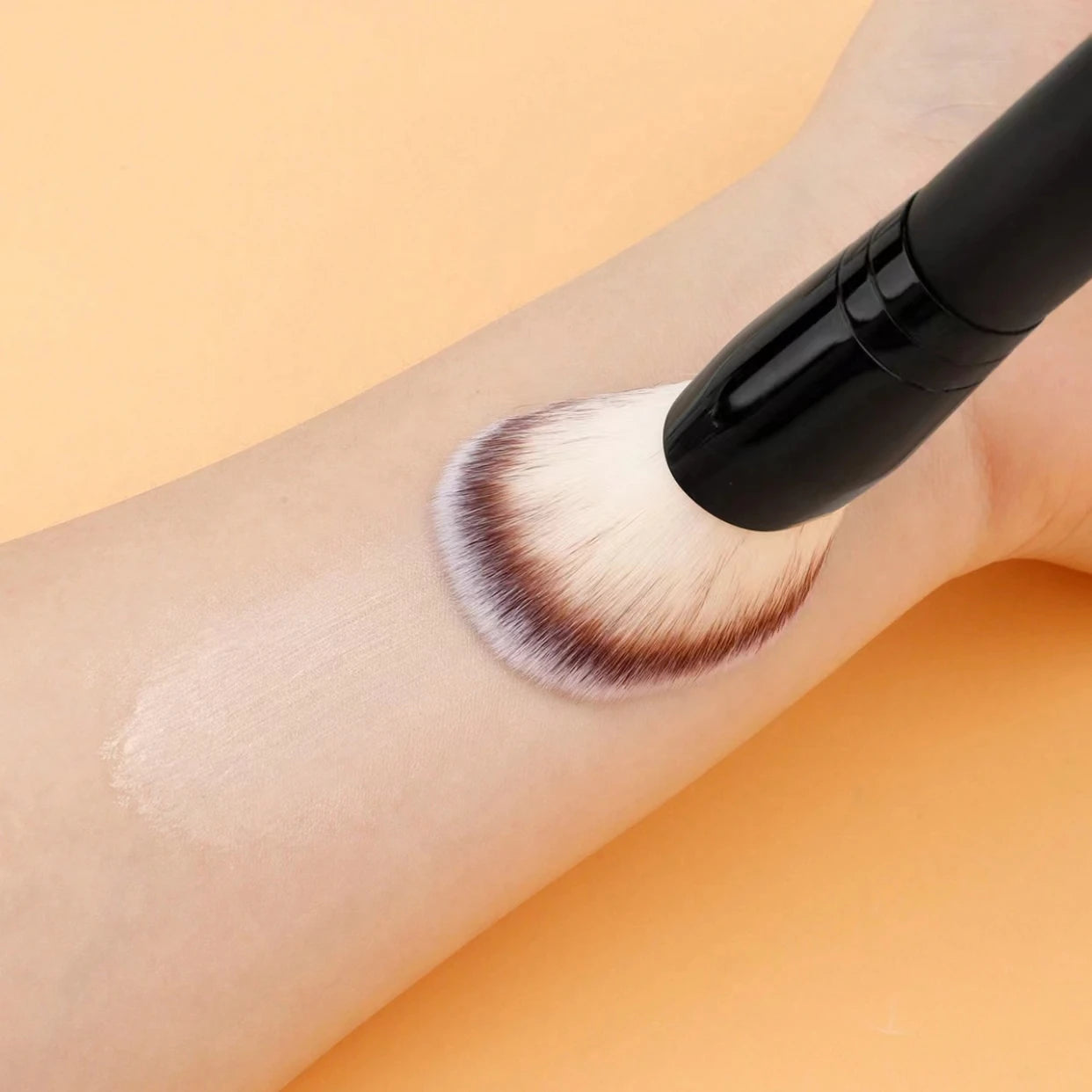 Facial Makeup Brush, a Portable Dual-Head Multi-Functional Makeup Brush, Foundation Brush, Contour Brush, Loose Powder Brush, Blush Brush, All-In-One Makeup Brush, Suitable for Both Men and Women